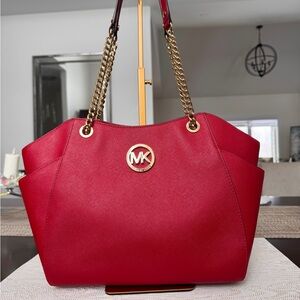 Michael Kors Scarlet Tote in Saffiano leather with Gold Chain